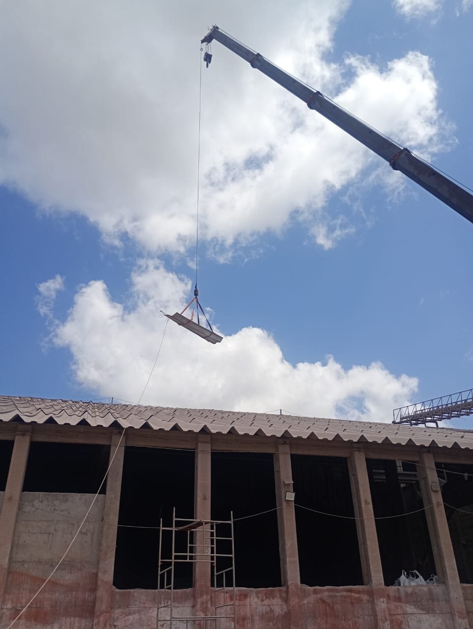 Estrutura içada em obra