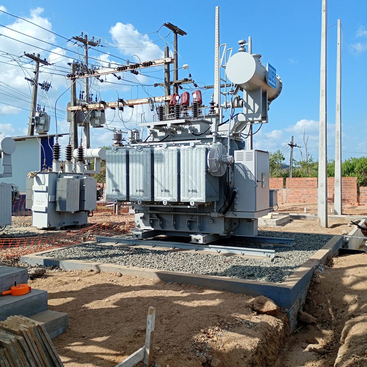 Transformador instalado pela Premium Locação